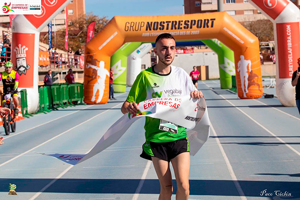 Jorge García ganador III carrera de Empresas de Elche categoría individual masculina