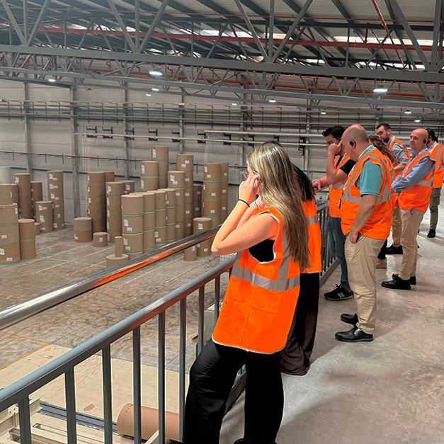 Taller Sistemas de Impresión, programa Compromiso Premium. Vista a planta producción Vegabaja Packaging