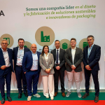 Equipo comercial de Vegabaja Packaging presente en Fruit Attraction 2025