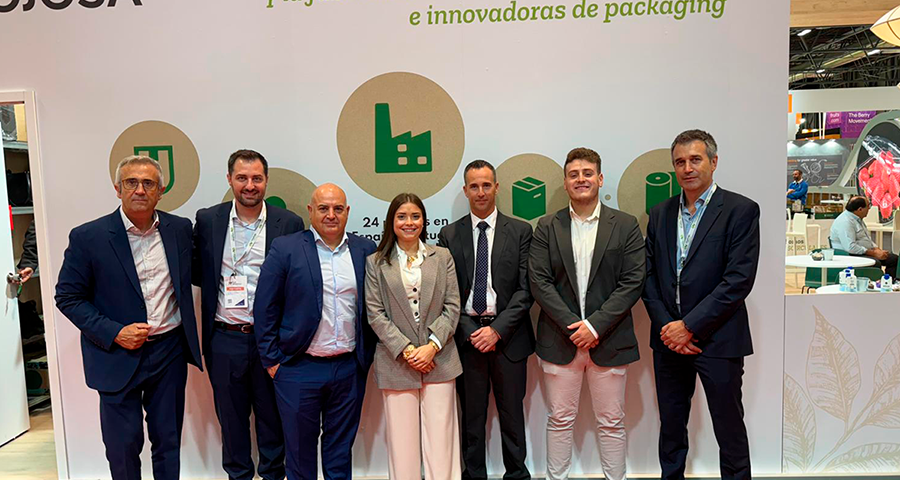 Equipo comercial de Vegabaja Packaging presente en Fruit Attraction 2025