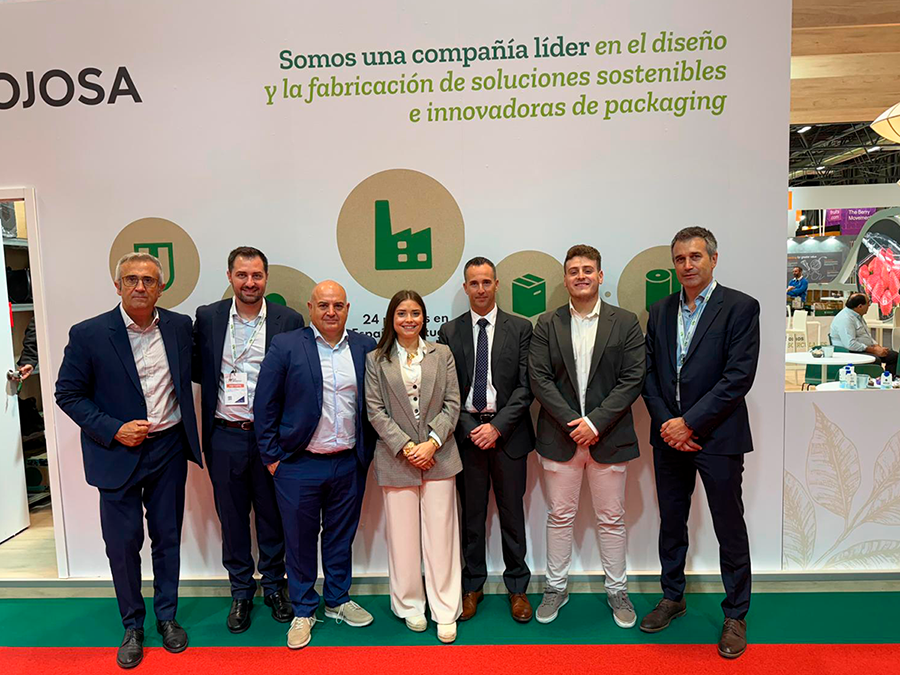 Equipo comercial de Vegabaja Packaging presente en Fruit Attraction 2025