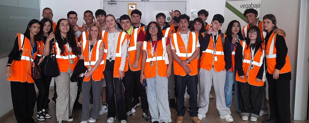 Visita a Vegabaja Packaging de alumnos del programa JOVE Oportunitat