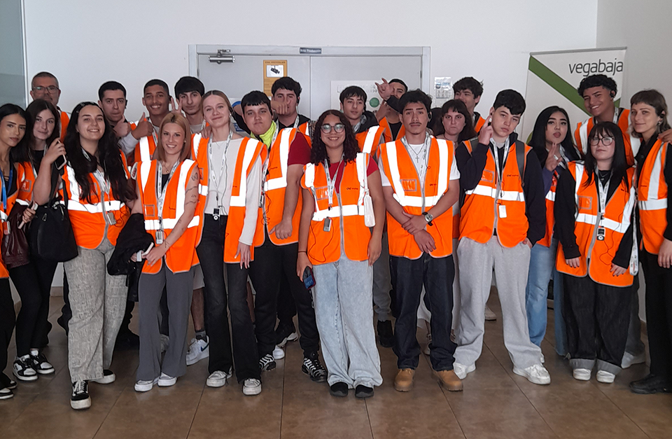 Visita a Vegabaja Packaging de alumnos del programa JOVE Oportunitat