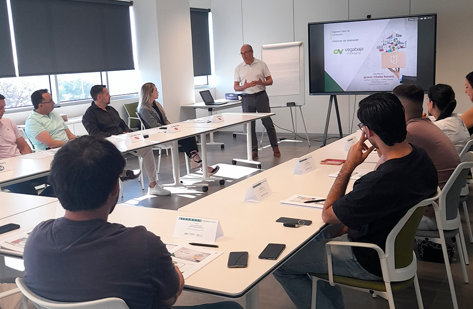 Taller Compromiso Premium Sistemas de Impresión en Vegabaja Packaging